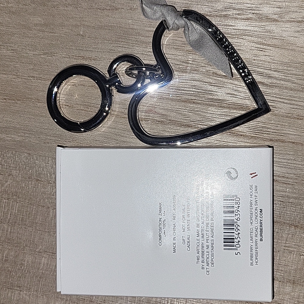 Burberry Silver Heart Charm Or Key Holder - Picture 4 of 4